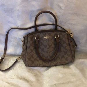 Coach handle with adjustable crossbody